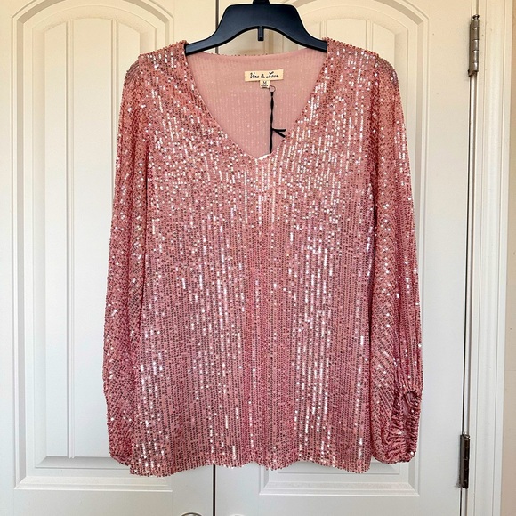 Sequin top! 💫🌸🌷 - Picture 1 of 6